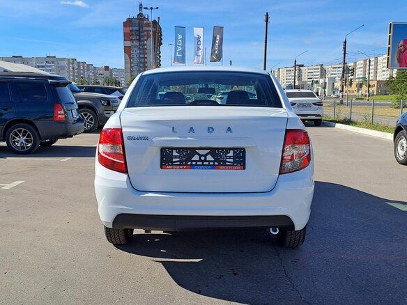 2026 Lada (ВАЗ) Granta I Рестайлинг, белый, 1089900 рублей - вид 4