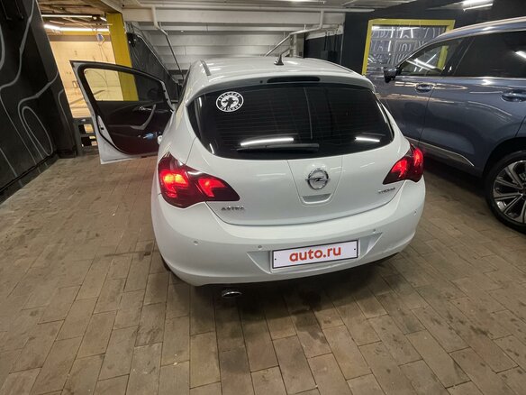2011 Opel Astra J, белый, 850000 рублей - вид 12