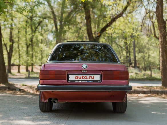 1990 BMW 3 серии 318i II (E30), розовый - вид 2