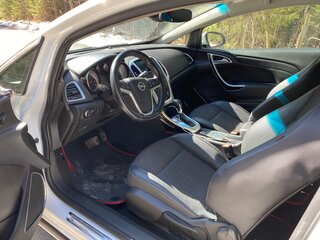 2013 Opel Astra GTC J Рестайлинг, белый, 930000 рублей, вид 5