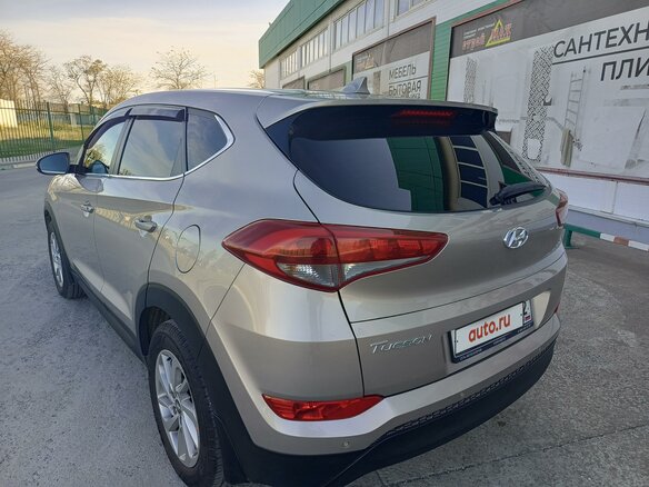 2017 Hyundai Tucson III, бежевый, 2100000 рублей - вид 6