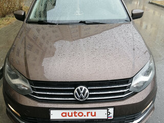 2017 Volkswagen Polo V Рестайлинг, коричневый, 1100000 рублей, вид 2