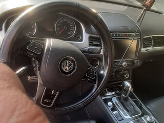 2016 Volkswagen Touareg II Рестайлинг, чёрный, 4200000 рублей, вид 3