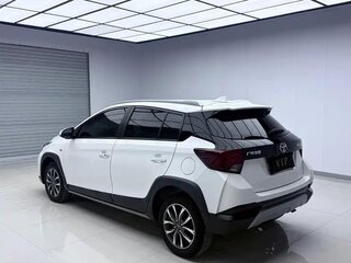 2022 Toyota Yaris L XP150 Рестайлинг, белый, 1210005 рублей, вид 4