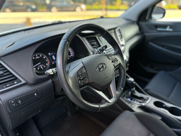 2017 Hyundai Tucson III, белый, 1850000 рублей - вид 13