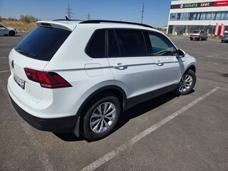 2019 Volkswagen Tiguan II, белый, 2112000 рублей, вид 4
