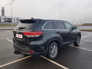 2019 Toyota Highlander III (XU50) Рестайлинг, чёрный, 3929196 рублей, вид 3