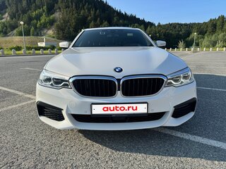 2019 BMW 5 серии 520d xDrive VII (G30/G31/G38), белый, 3550000 рублей, вид 4
