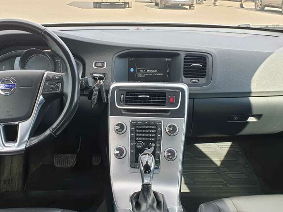 2016 Volvo S60 II Рестайлинг, белый - вид 9