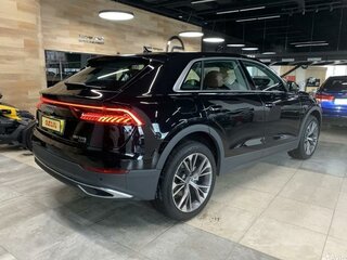 2022 Audi Q8 55 TFSI I (4M), чёрный, 9000000 рублей, вид 5