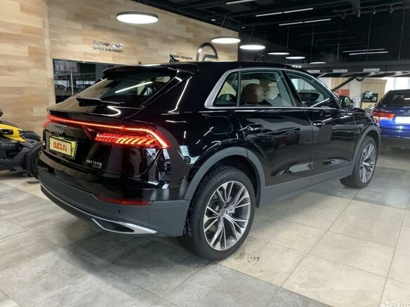 2022 Audi Q8 55 TFSI I (4M), чёрный, 9000000 рублей - вид 4