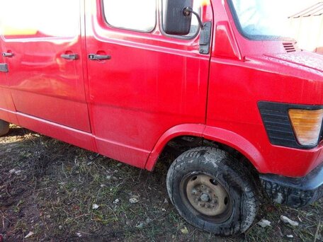 1992 Mercedes-Benz T1, пурпурный, 550000 рублей, вид 1