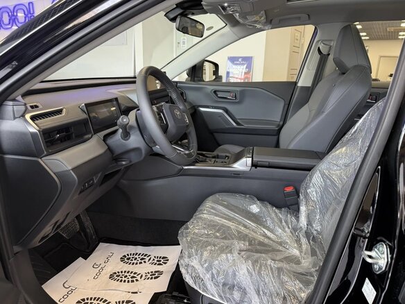 2026 Toyota RAV4 VI (XA60), чёрный - вид 7