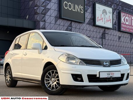 Nissan Tiida I