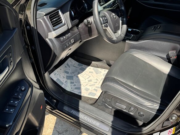 2014 Toyota Highlander III (XU50), чёрный, 3350000 рублей - вид 8