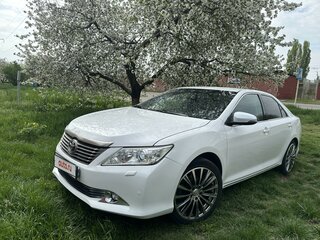 2014 Toyota Camry VII (XV50), белый, 1700000 рублей, вид 1