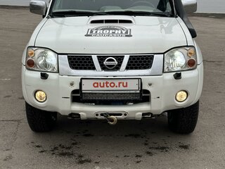 2011 Nissan NP300, белый, 1800000 рублей, вид 1
