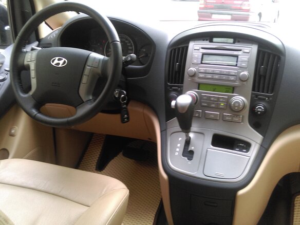 2011 Hyundai H-1 II, серый - вид 8