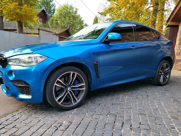 2015 BMW X6 M II (F86), голубой, 5000000 рублей - вид 15