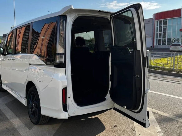 2021 Honda Stepwgn Spada V Рестайлинг, белый, 1950000 рублей - вид 12
