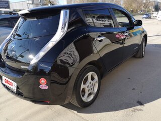 2015 Nissan Leaf (EM57) I (ZE0/AZE0), чёрный, 1350000 рублей, вид 4