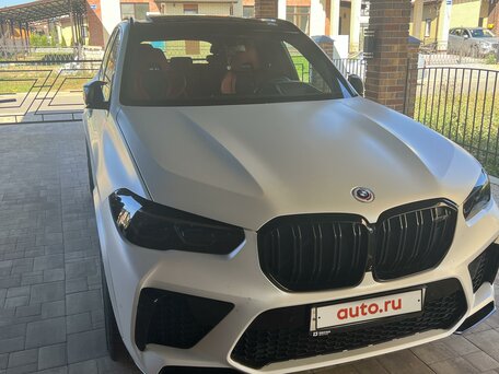 2022 BMW X5 M Competition III (F95), белый, 9420000 рублей, вид 1