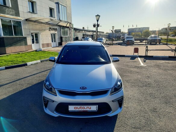 2017 Kia Rio IV, серебристый, 1195000 рублей - вид 3