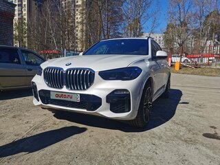 2019 BMW X5 40i IV (G05/G18), белый, 5000000 рублей, вид 3