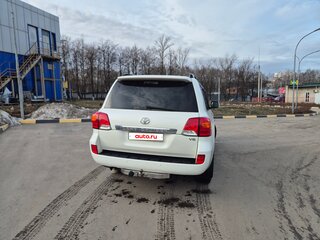 2012 Toyota Land Cruiser 200 Series Рестайлинг 1, белый, 3950000 рублей, вид 4
