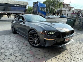 2019 Ford Mustang VI Рестайлинг, серый, 2350000 рублей, вид 2