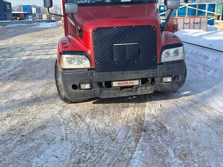 2001 Freightliner Century Class, красный, 2200000 рублей, вид 2