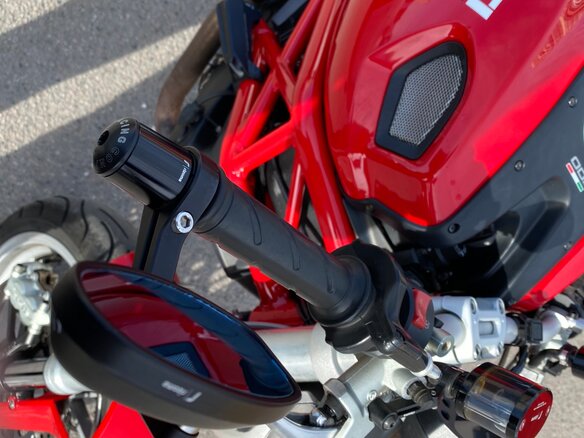 2010 Ducati Monster 1100, красный - вид 15