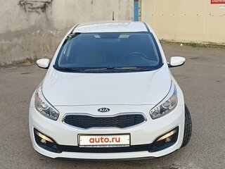 2016 Kia Ceed II Рестайлинг, белый, 1350000 рублей, вид 1