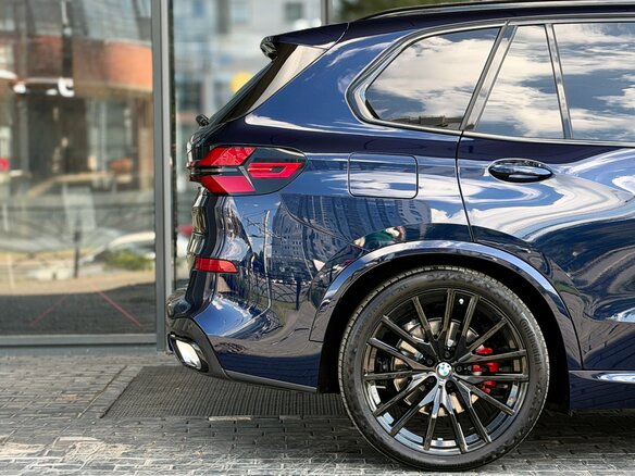 2026 BMW X5 30d IV (G05/G18) Рестайлинг, синий, 15250000 рублей - вид 11