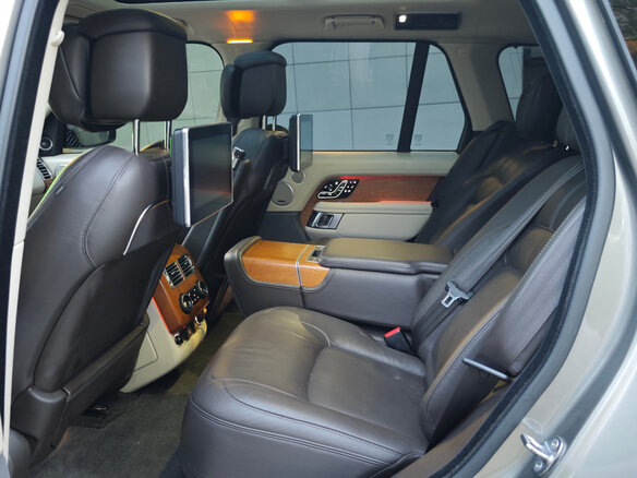 2018 Land Rover Range Rover IV Рестайлинг, бежевый, 7999908 рублей - вид 21