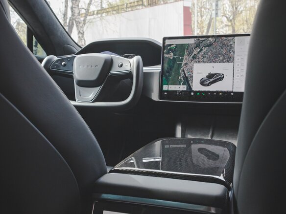 2021 Tesla Model S Plaid I Рестайлинг 2, серый, 7999000 рублей - вид 25