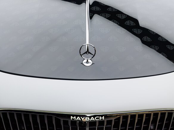 2025 Mercedes-Benz Maybach SL, белый - вид 28