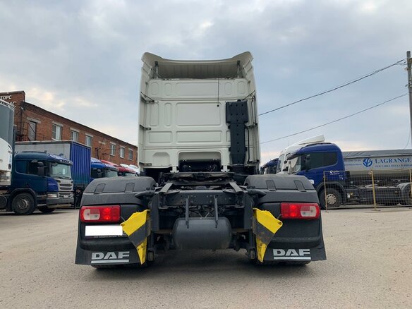 2017 DAF XF 105, белый - вид 3