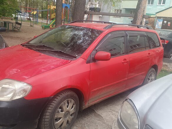 2002 Toyota Corolla Fielder IX (E120, E130), красный, 450000 рублей - вид 1