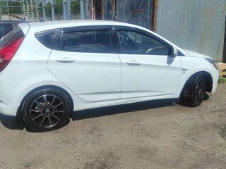 2014 Hyundai Solaris I Рестайлинг, белый, 1100000 рублей, вид 3