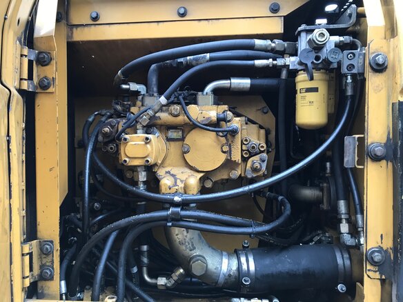 2006 Caterpillar 318, жёлтый - вид 7