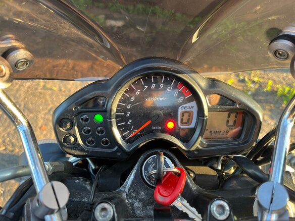 2009 Suzuki SFV 650 Gladius, синий, 400000 рублей - вид 4