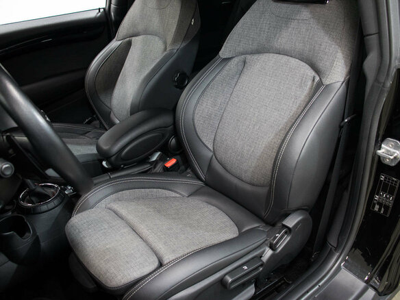 2015 Mini Hatch Cooper S III (F55/F56), чёрный - вид 17
