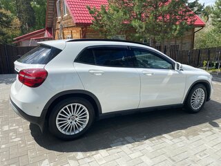 2018 Mercedes-Benz GLA 250 I (X156) Рестайлинг, белый, 2800000 рублей, вид 4