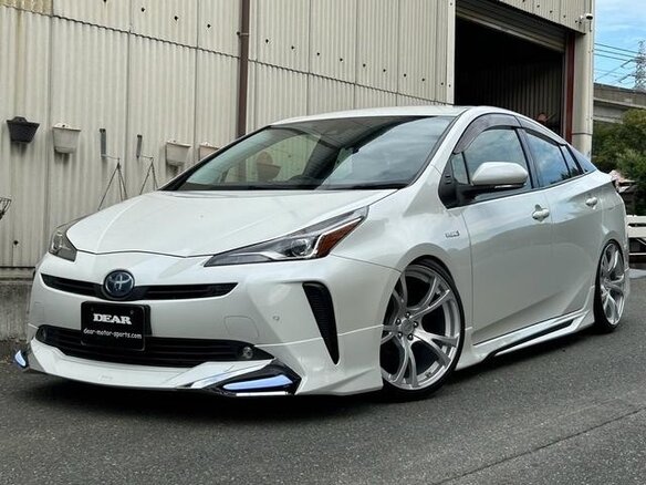 2022 Toyota Prius IV Рестайлинг (XW50), белый - вид 2