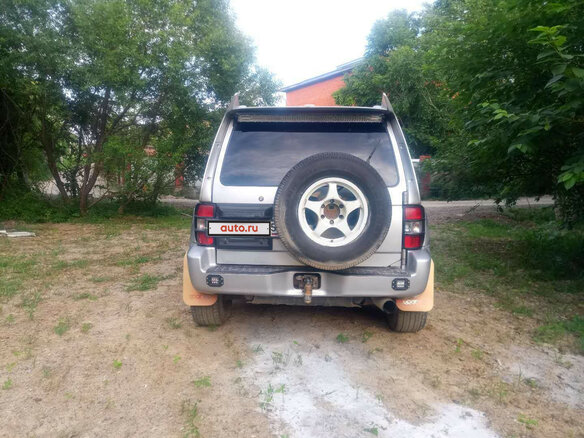 1997 Mitsubishi Pajero, серебристый - вид 1