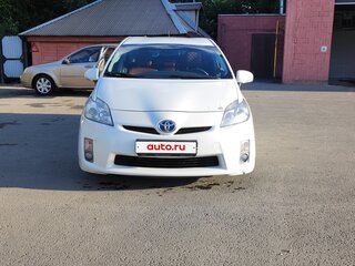 2010 Toyota Prius III (XW30), белый, 1200000 рублей, вид 3