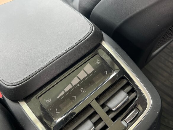 2023 Volvo XC90 Recharge II Рестайлинг 1, чёрный, 4000000 рублей - вид 14