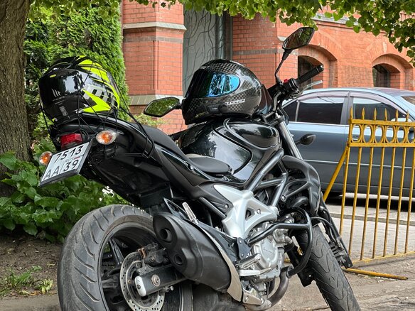 2012 Suzuki SFV 650 Gladius, чёрный, 380000 рублей