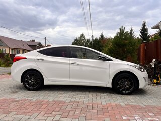 2012 Hyundai Avante V, белый, 1350000 рублей, вид 5